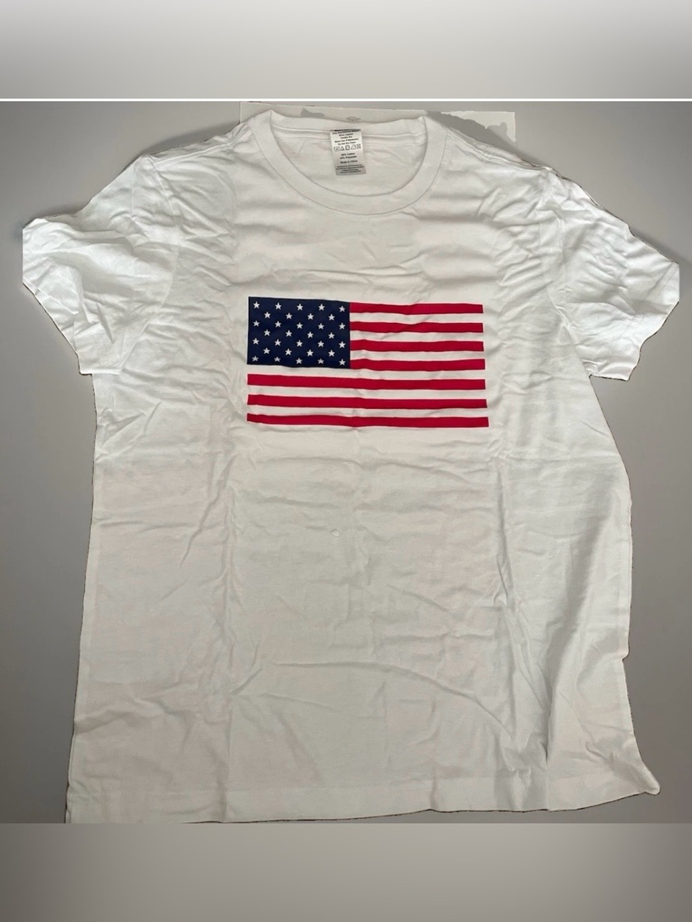 Womenās White Patriotic Flag, T-shirt, size s